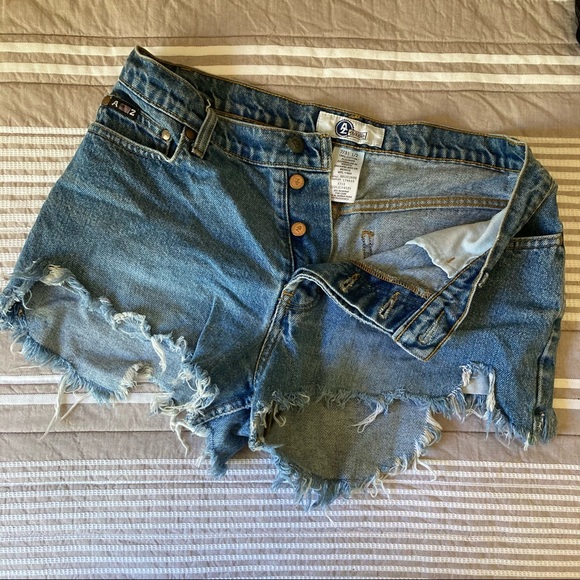 VINTAGE Arizona Jean Company Booty Shorts - Picture 7 of 7